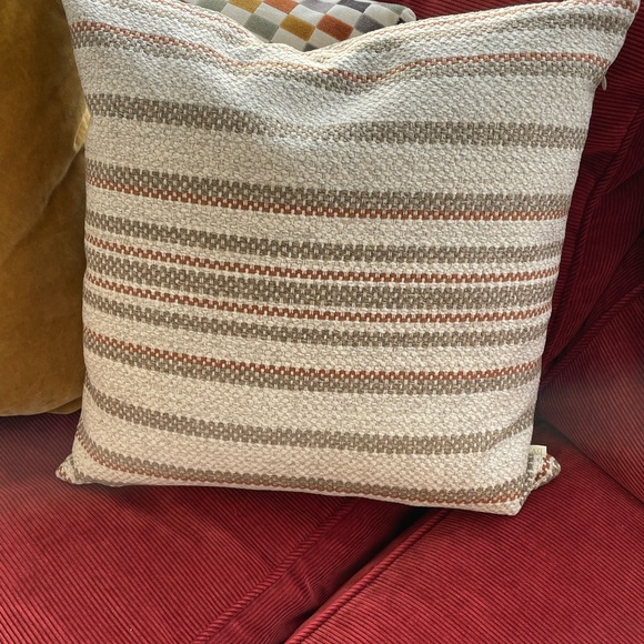 Decorative knit throw pillow - never used! Neutral, rustic chic, farmhouse chic - Picture 2 of 5